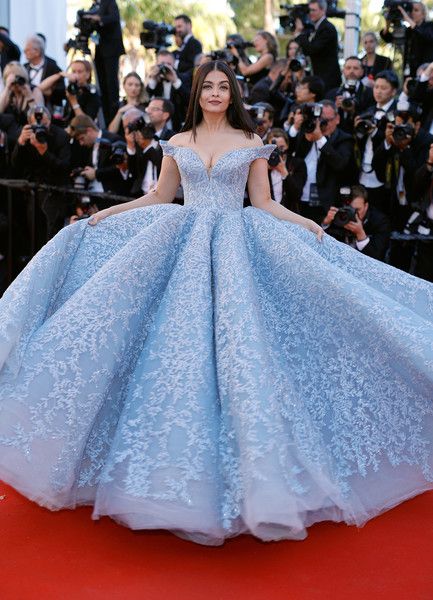 These Stunning Pictures Of Aishwarya Rai Bachchan Will Definitely Blow Your Monday Blues, View Pics - 2