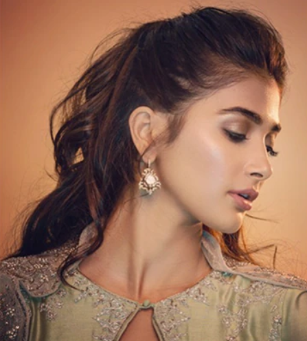 Top 5 Best Hairstyles Of Pooja Hegde For Your Perfect Occasion - 2