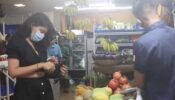 UNBELIEVABLE REACTION: Here’s what Rhea Chakraborty did recently when she was surrounded by paparazzi while buying fruits