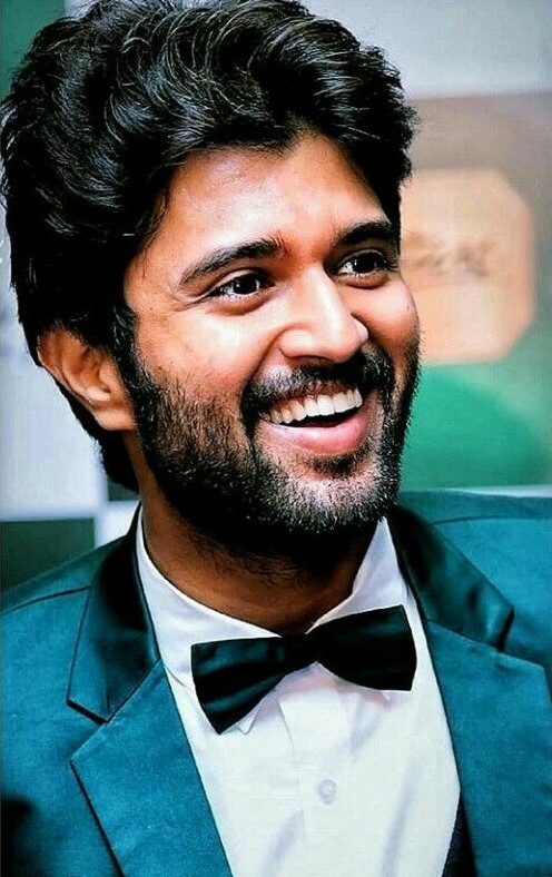 Vijay Deverakonda’s smile melts the hearts of netizens, check out ASAP - 0