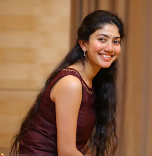 Sai Pallavi Is A Natural Beauty And Here Are Her No Makeup Pics To Prove it - 5