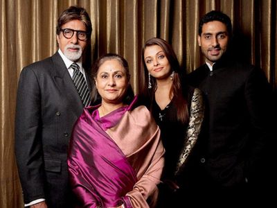 5+ Times Bachchan Family Gave Us Perfect Family Goals, Check Out Their Stunning Pictures - 4