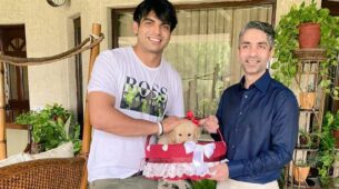 Abhinav Bindra meets Neeraj Chopra after Tokyo Olympics 2020 heroics, gives him a special gift