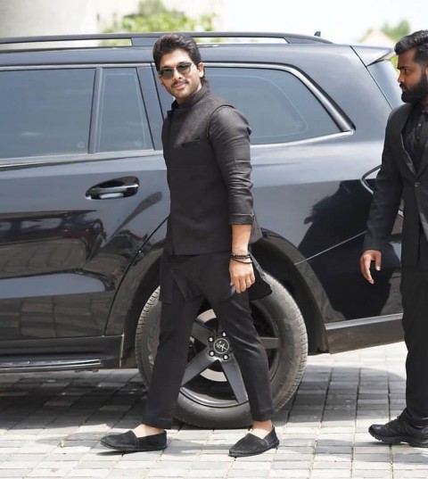 Allu Arjun And Vijay Deverankonda’s 5 modish looks to recreate for an important function - 2