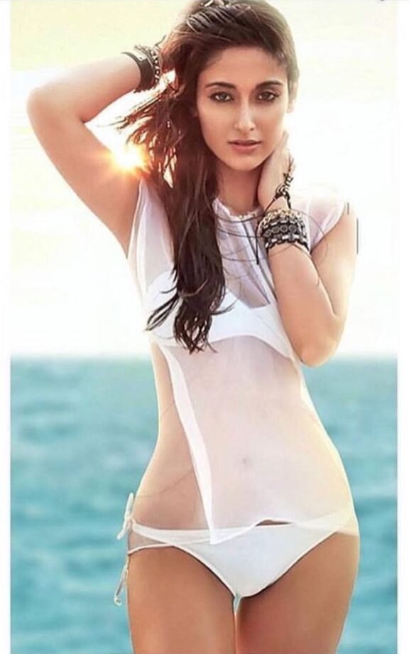 Beach Babe: 5 Times Ileana D’Cruz Chilled Like A Happy Girl; Set Major Goals In Bikini And Beachwear - 2