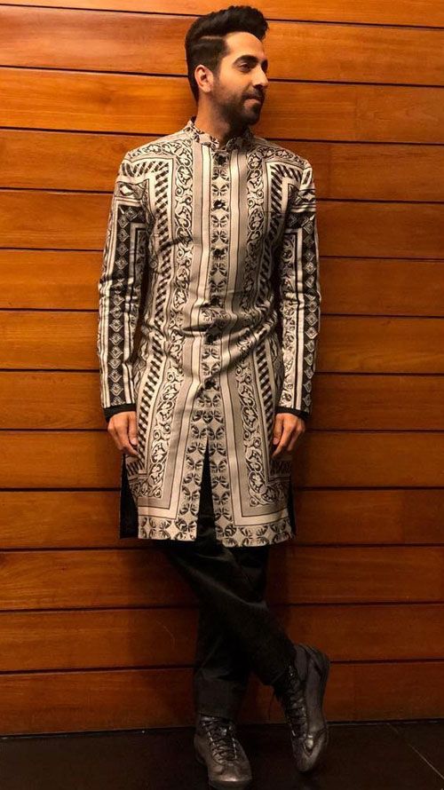 From Kartik Aaryan to Aditya Roy Kapoor: Bollywood handsome hunks who donned the ethnic suits - 1