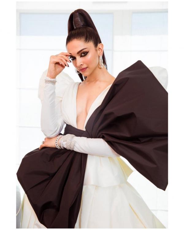 Styles: Deepika Padukone surely has a great style game: Go get cues from her - 5