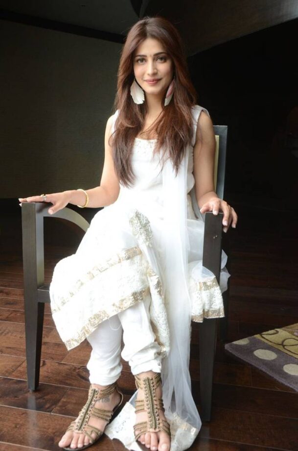 Don’t Know How To Style The White Basics? Take Inspiration From Shruti Hassan To Look Cool - 3