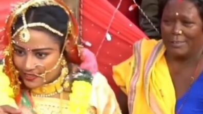 Dulhan Ka Thappad! Bride Slaps Groom And Panditji For Chewing Tobacco During Wedding Ceremony; Netizens Are Having A Good Time Watching This Hilarious Video