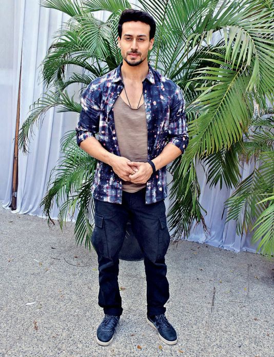 Fashion Goals: Tiger Shroff’s stunning outfits prove that he’s charming in comfortable clothing - 2