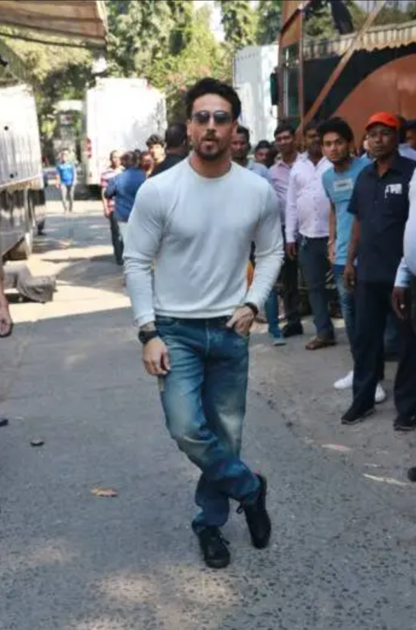 Fashion Goals: Tiger Shroff’s stunning outfits prove that he’s charming in comfortable clothing - 3