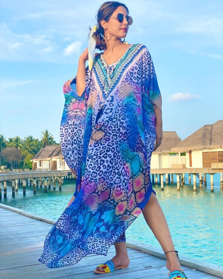 From a Kaftan to a poncho: 5 times Bigg Boss fame Hina Khan stunned her fans with amazing travel looks - 1