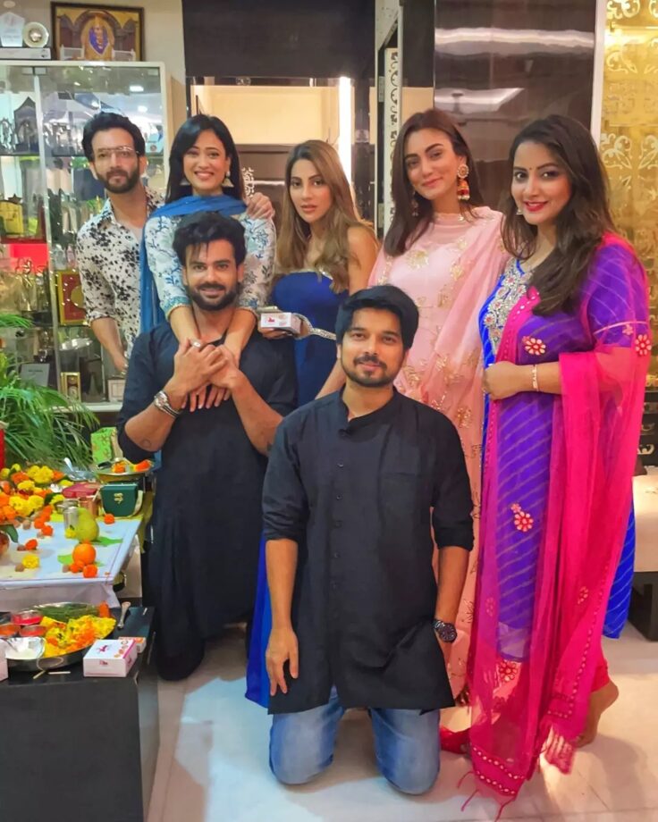 Nikki Tamboli Visits Shweta Tiwari’s House To Seek Blessings Of Ganpati Bappa, View Their Pics Here - 0