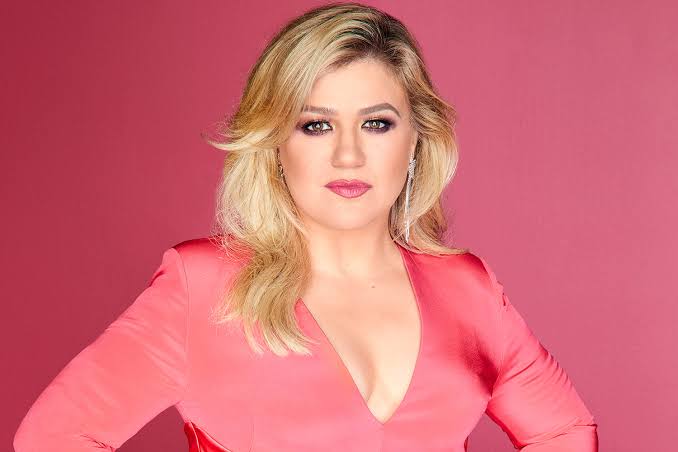 Kelly Clarkson Opens Up On Struggles Faced By Women; How They Should Prioritize Happiness - 0