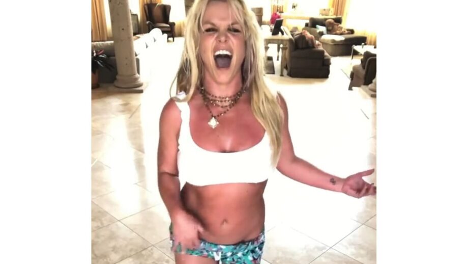Grand Comeback: Britney Spears returns to Instagram, sets internet on fire with a burning hot dance video 473315