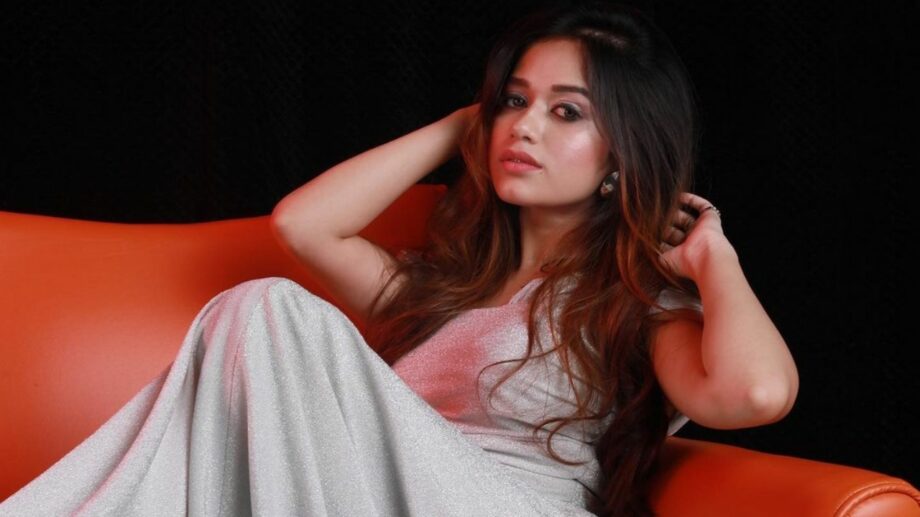 Chehra Hain Ya Chand Khila Hain? 5+ Times Netizens Lost Their Hearts To Jannat Zubair For Looking Drop-Dead Gorgeous 467400