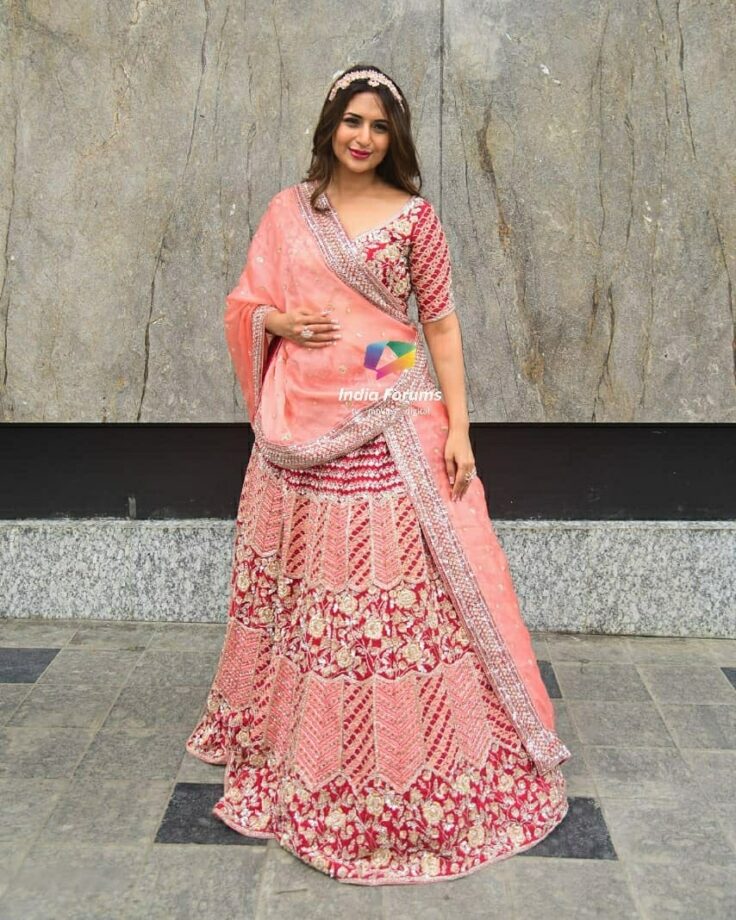 Take Tips From Divyanka Tripathi To Wear The Perfect Outfit And Slay Your Look - 4