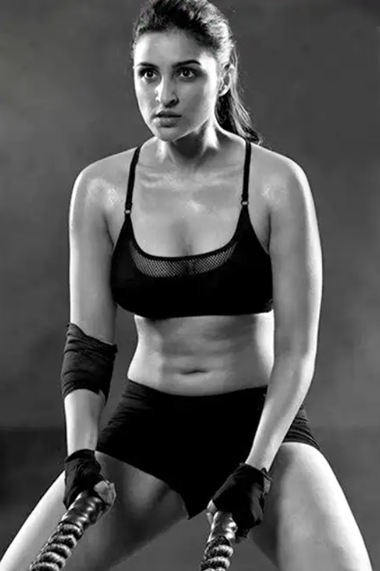 PHOTOS: 5 Times Fitness Freak Parineeti Chopra Flaunted Her Well-Toned Body - 1