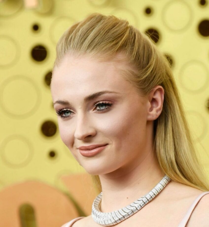 Easy Yet Stylish Hairstyles Of Sophie Turner That You Can Recreate, Take Cues - 8