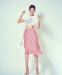 Take uber-cool skirt styling lessons from Ananya Panday; from layering to sequin - 3