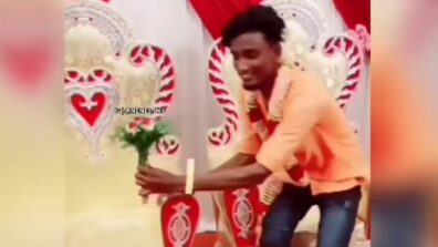 Wait What! A Man Gets Married To Himself On The Stage And Wears A Varmala; Watch The Hilarious Video Here