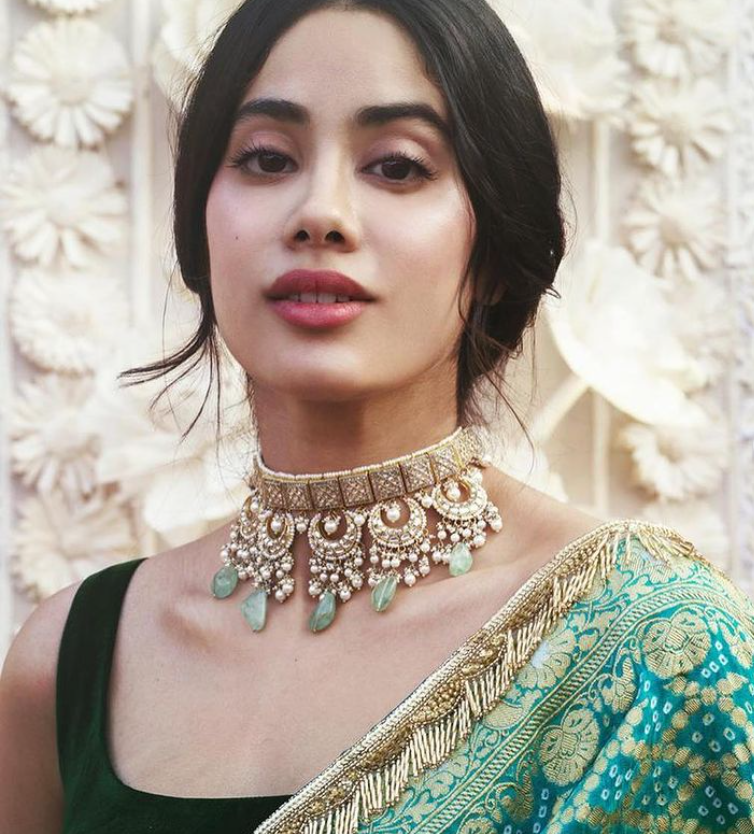 What A Beauty! Janhvi Kapoor’s Green Saree With Matching Velvet Blouse Is All That We Need For Our Occasions - 2