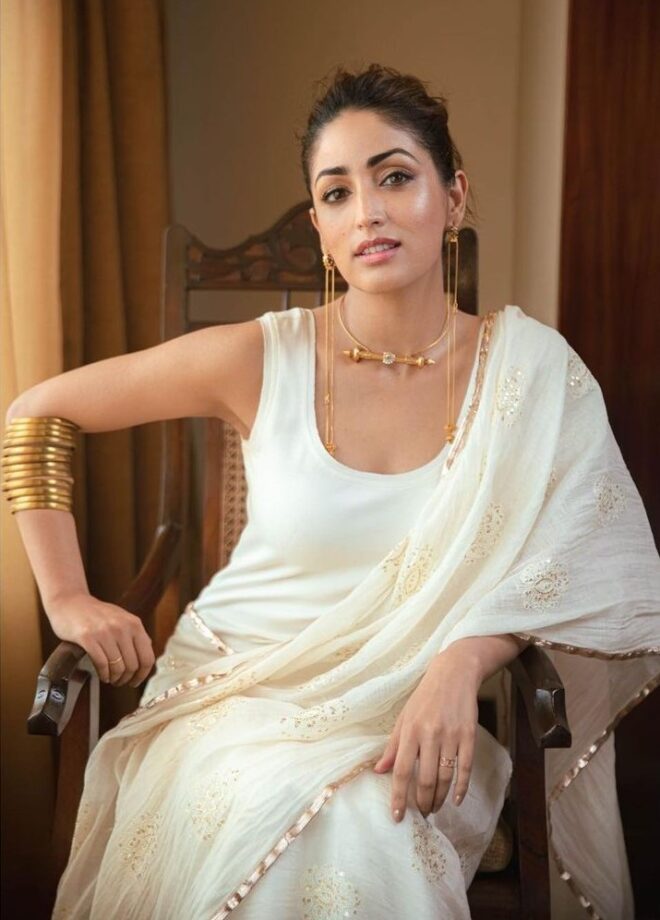 What A Beauty! Yami Gautam Flaunts Her Traditional ‘Aatheru’ Earrings With A Gorgeous Cream Coloured Saree, Take Cues - 2