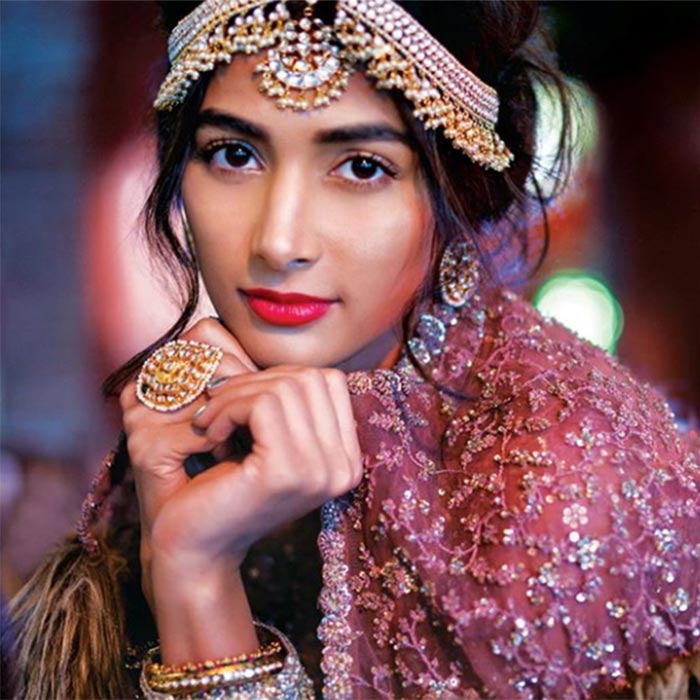 Which Statement Accessory Of Pooja Hegde Is Your Choice To Steal To Perfect The Glam Look? - 1