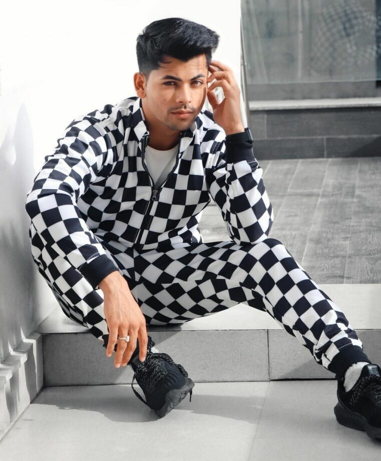 Tired of the same old fashion cues: Take fashion inspiration from Siddharth Nigam’s Instagram feed - 1