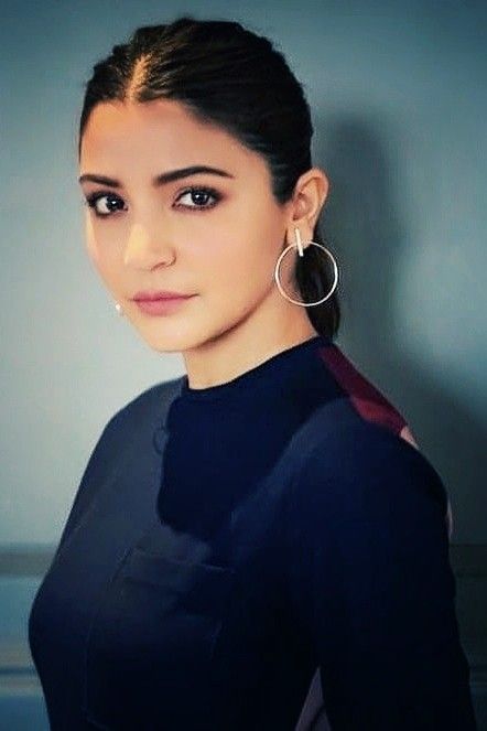 5 Times Bollywood Divas Nailed The Minimal Jewellery Trend: Anushka Sharma’s Hoop Rings To Kareena Kapoor’s Layered Necklace, Check Out - 0