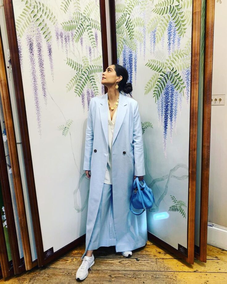 5 Times Sonam Kapoor Proved That Sneakers Can Be Paired With Any Outfit - 4