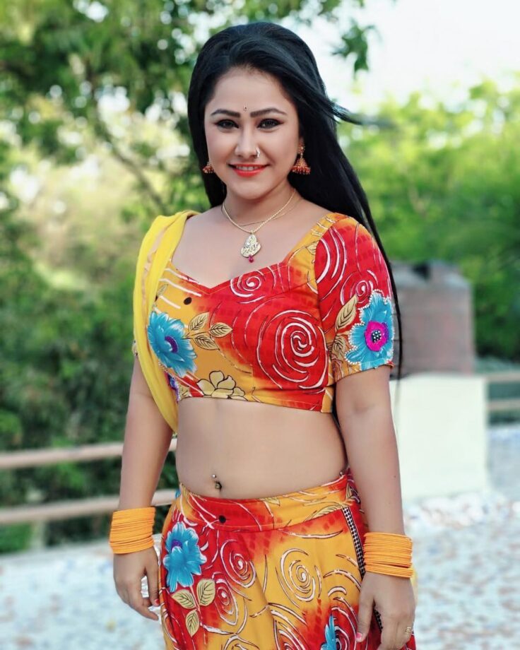 Bhojpuri Diva Priyanka Pandit Navel Piercing Looks Makes Fans Go Wild: See Pics - 2