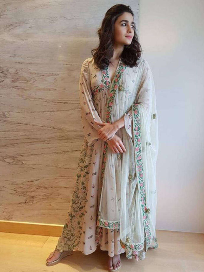 Alia Bhatt’s Approved Anarkali Dresses To Set The Carpet On Fire - 3