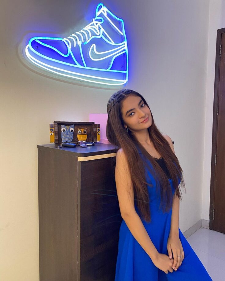 Take cues for minimalist dressing from Jannat Zubair to Avneet Kaur - 4