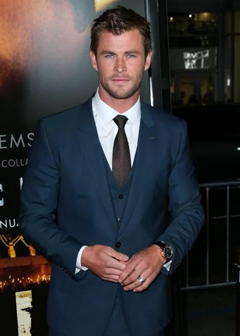 Blazin’ hot blazers: Chris Hemsworth showed us how it’s done in style. Which one is your favorite? - 3