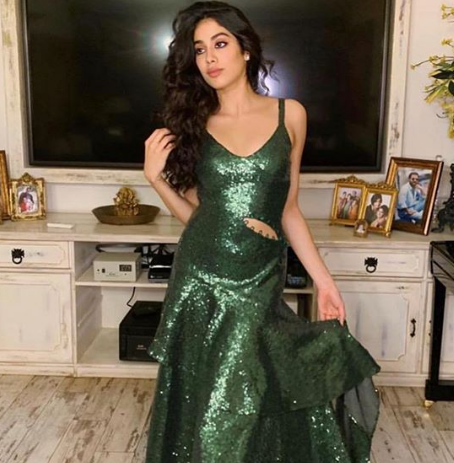 Celebrity Party Looks That We Wanna Steal: Priyanka Chopra To Kareena Kapoor To Janhvi Kapoor, Check Out - 2