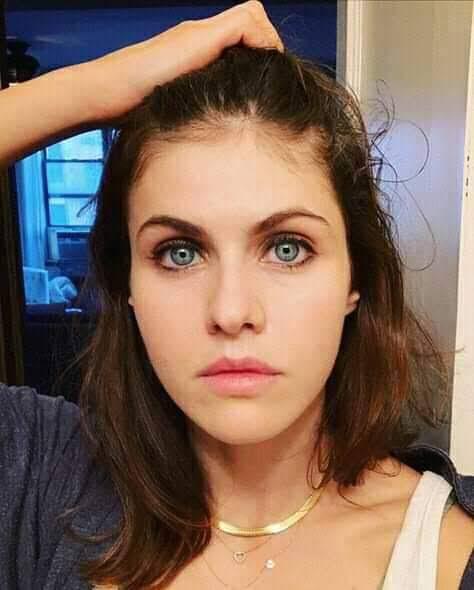 Choker necklace fan? Ace the fashion game with Alexandra Daddario, take cues here - 2