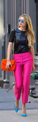 Exquisite Beauty! Gigi Hadid’s Black Tee Paired With Pinkish Pant & Blue Heels Defines Her Fashion Sense, Take Cues - 2