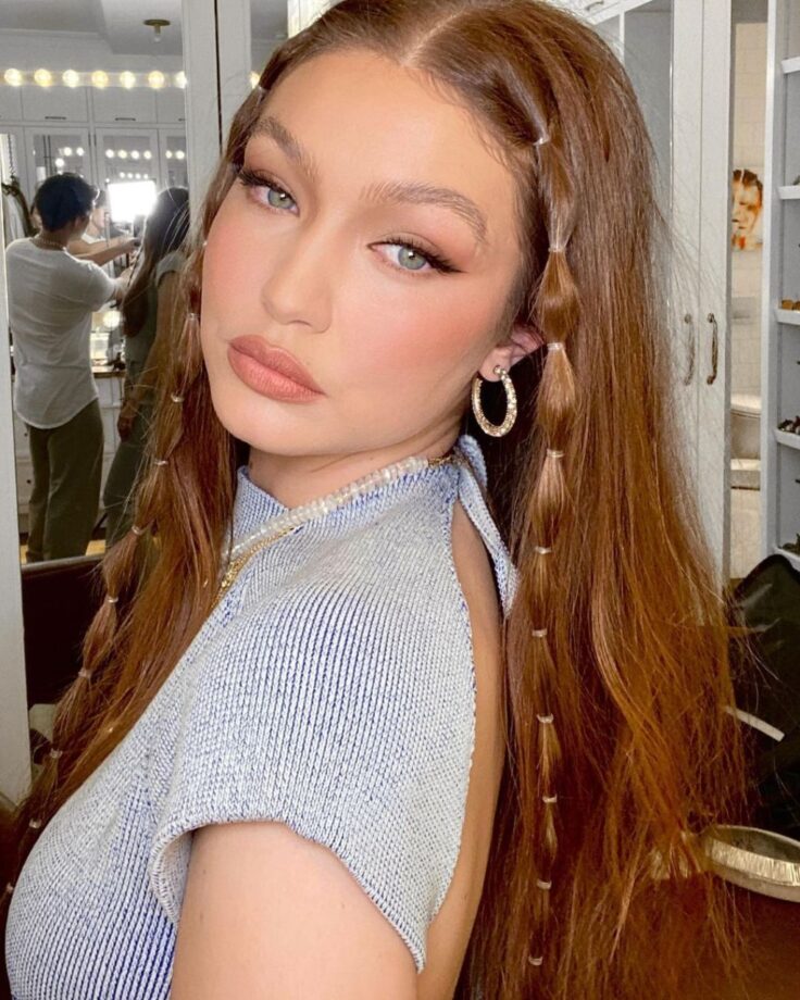 Coloured Eye Makeup Looks Of Gigi Hadid To Try ASAP - 6