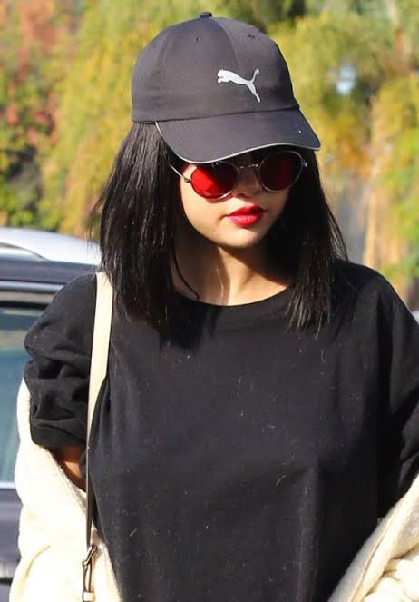 Hat To Beanies, Selena Gomez’s Remarkable Headgear Collection - 5