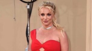 Bright Eye & Colourful Vibes! Britney Spears’ Makeup Looks You Must Try