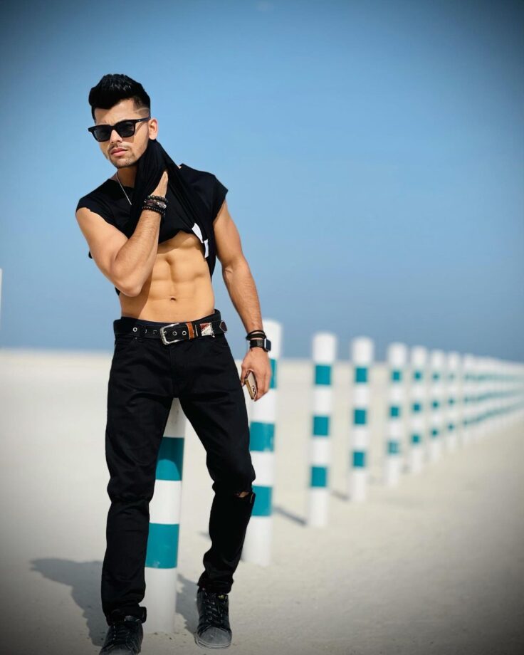 5 Times Siddharth Nigam Flaunted His Toned Abs And Made Us Go Weak In The Knee - 3