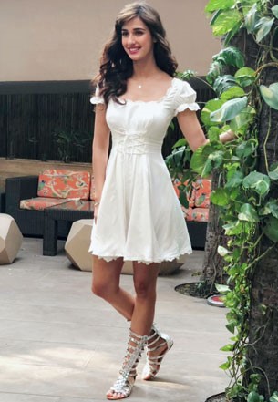 Kareena Kapoor Vs Disha Patani Vs Ananya Panday Vs Parineeti Chopra: Which White Dress Would You Wear At The Beach? - 1