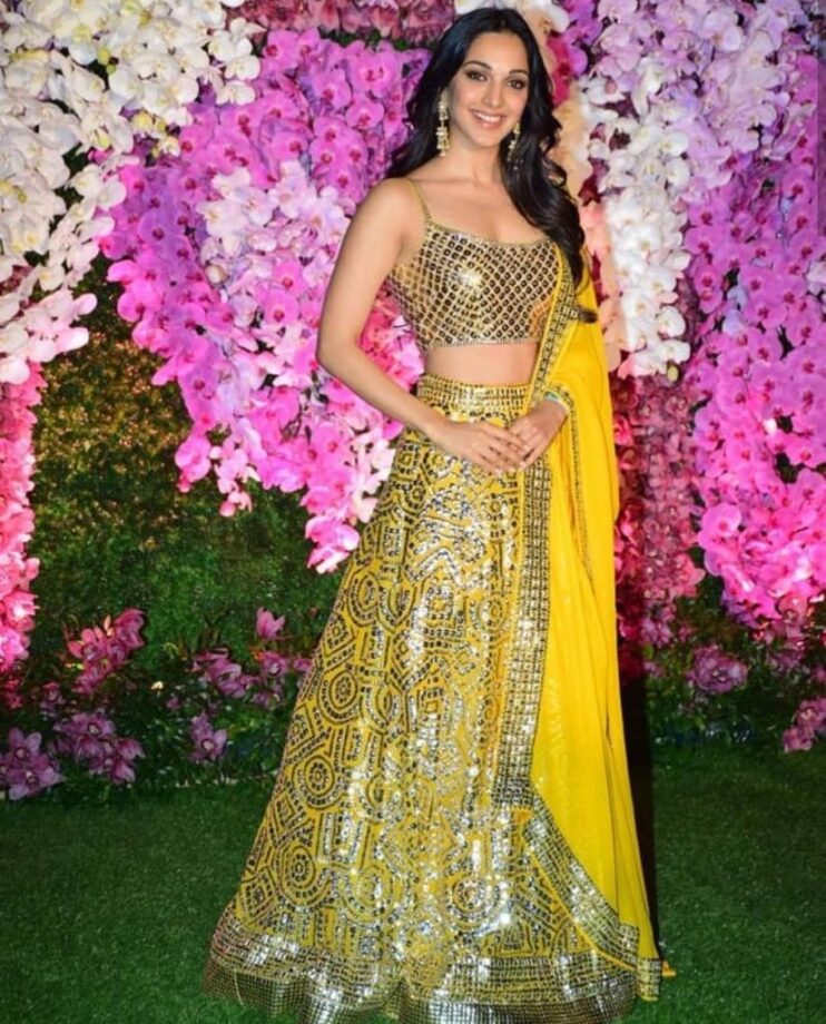 Kiara Advani VS Janhvi Kapoor: Which B’Town Diva Kept Things Sizzling In A Metallic Lehenga? - 0