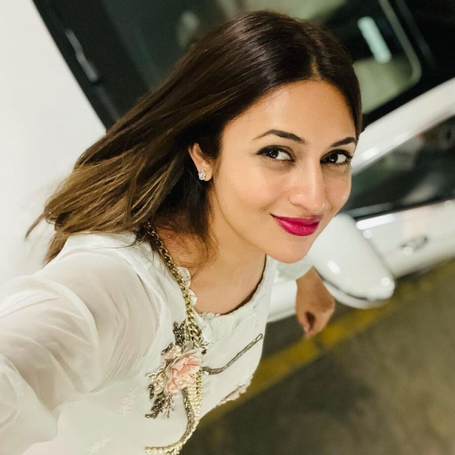 Take Cues From Divyanka Tripathi’s Iconic Haircuts To Slay At Your Date Night - 6