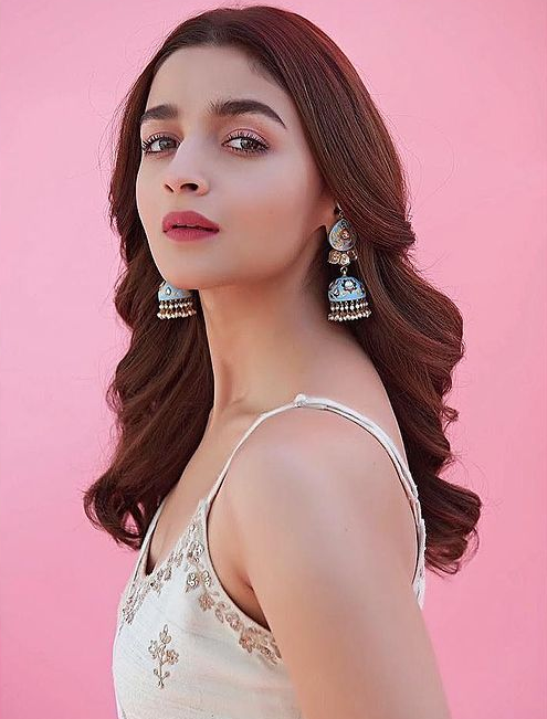 Look Picture Perfect With These Blazing Hot Outfits And Matching Earrings Of Alia Bhatt, Take Cues - 0