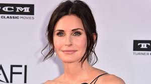 Makeup Guide: Check Out F.R.I.E.N.D.S Fame Courteney Cox Aka Monica Geller’s 5-Minute Makeup Tutorial - 3