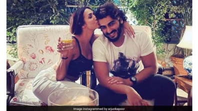 Malaika Arora Posts Hot Couple Pic With Boyfriend Arjun Kapoor: Kareena Kapoor Demands Photo Credits: Take A Look