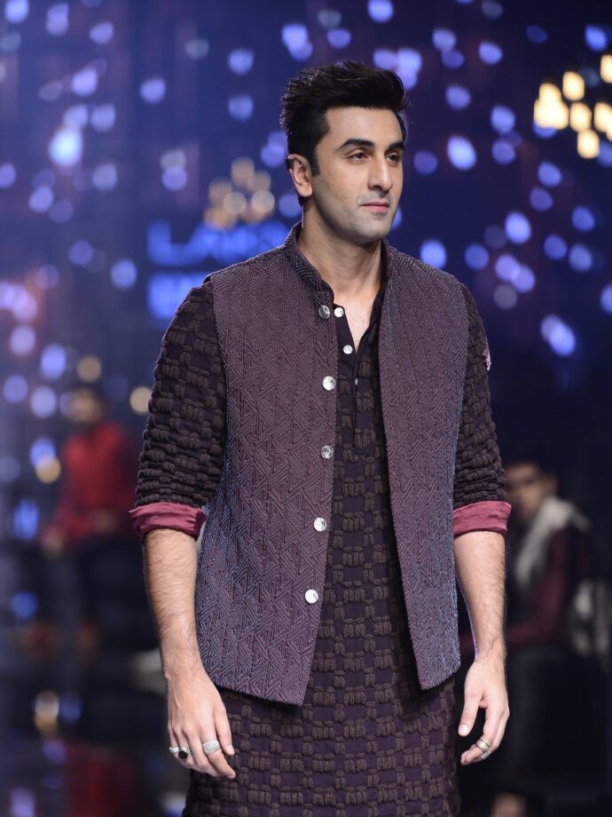 Man Crush: 5 Times Ranbir Kapoor Glammed Up In Desi Attire; See Pics - 3