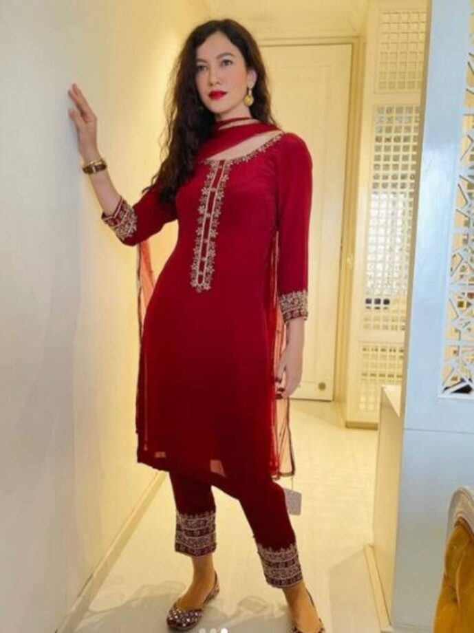 Mashallah! From Jennifer Winget, Hina Khan, And Gauahar Khan: Take Cues From Our TV Divas To Slay Your Next Eid Outfit - 2